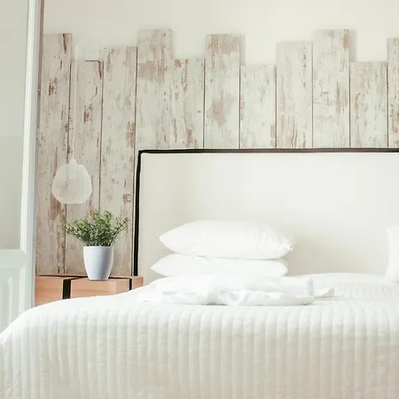 فندق وأجنحة أسترو بالاس ثيرا