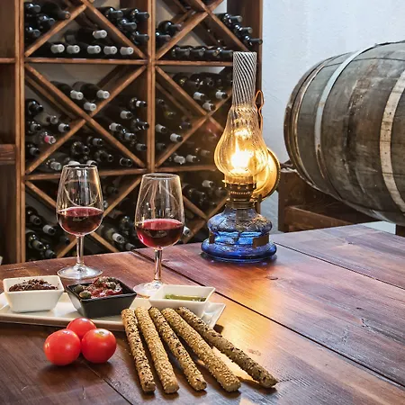 وأجنحة أسترو بالاس فندق