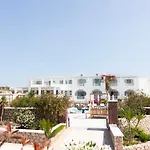 وأجنحة أسترو بالاس