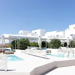 وأجنحة أسترو بالاس 5* ثيرا