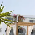 وأجنحة أسترو بالاس فندق 5*